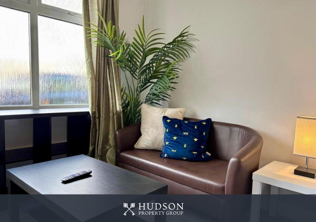 Donnington Apartments - Studio 1 Telford Exteriör bild